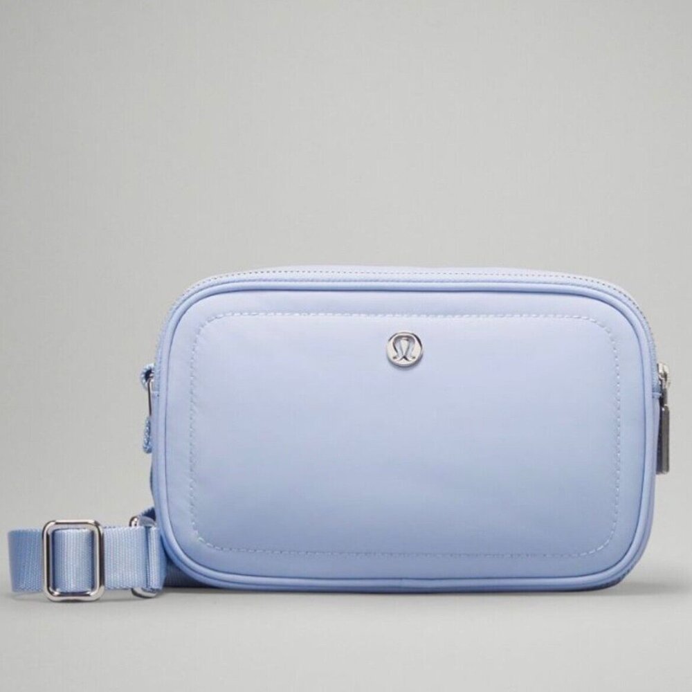 Lululemon Crossbody Camera Bag 2L in Blue Linen, BNWT